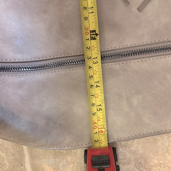 Super cute grey Steve Madden fringe purse - Picture 8 of 11